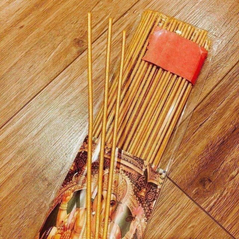 nhang xoăn tài lộc thái lan thần tài 79 cây giá 80k/1 bó gồm 79 cây nhân gian quan niệm khi thắp hương mà tàn nhang xoăn