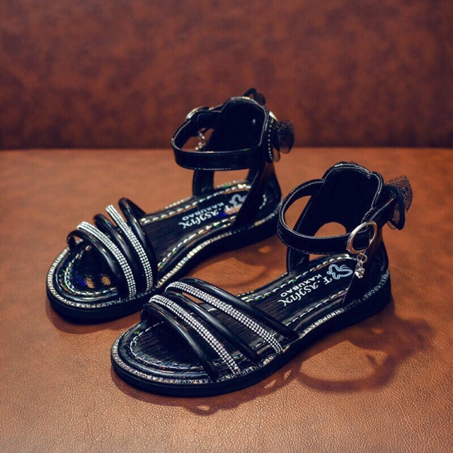 Sandal đi học cho bé gái siêu xinh.