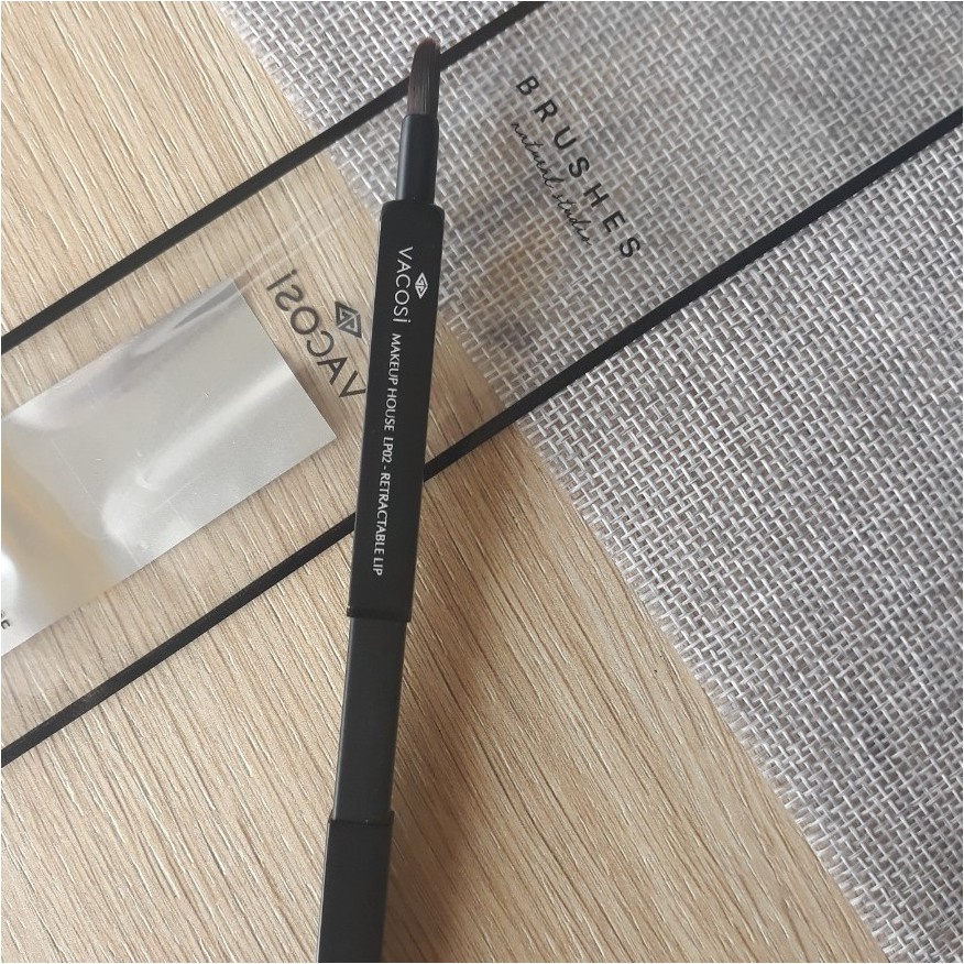 Cọ﻿ môi đẩy Vacosi Retractable Professional LP02