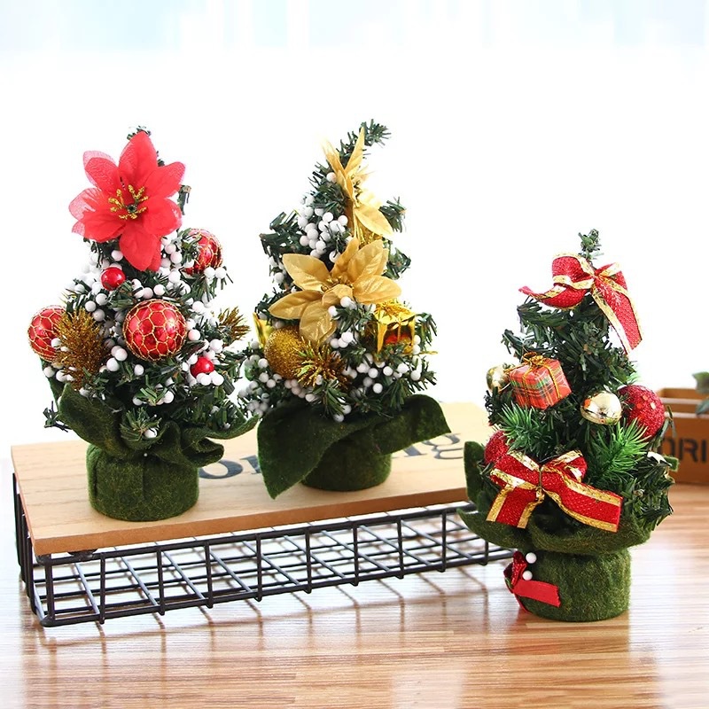 Cây thông Noel Nhỏ 20cm Trang Trí Để Bàn Có Phụ Kiện , Qủa Châu