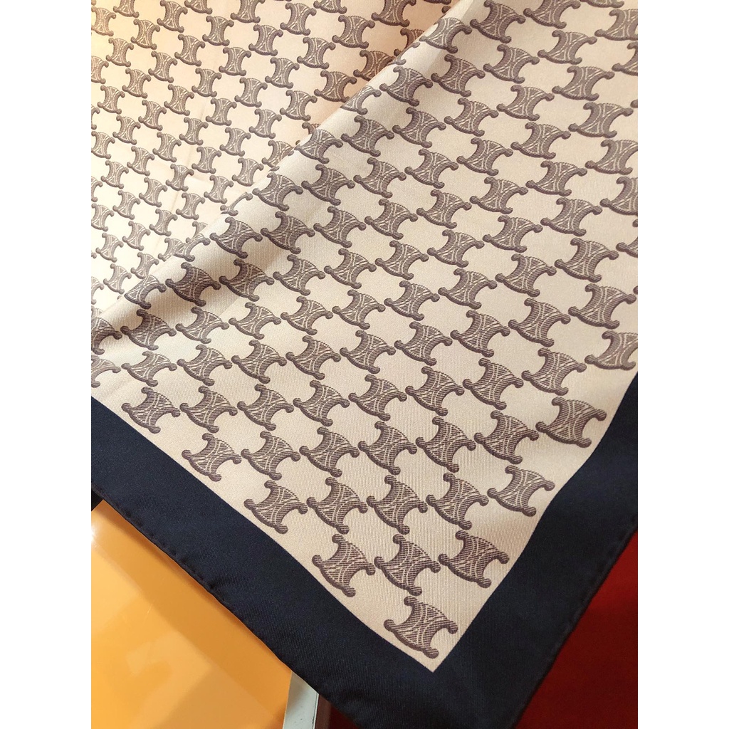 Khăn Quàng Cổ Bằng Lụa Satin Hình Vuông In Họa Tiết Chữ CC Sang Trọng 2022 Cho Nữ