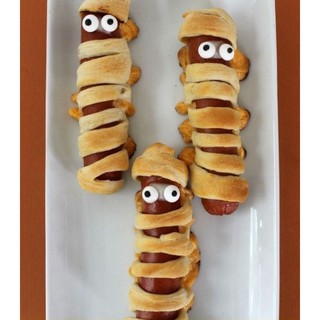 25 bánh mì xúc xích xác ướp cho tiệc Halloween