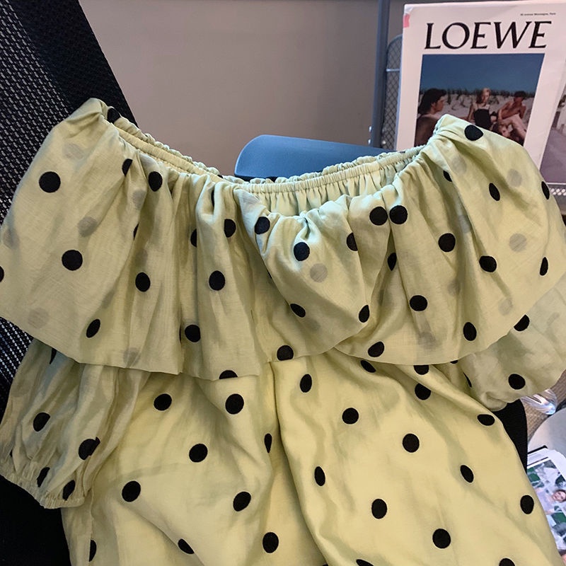 Áo Trễ Vai Dáng Rộng Tay Phồng Họa Tiết Chấm Bi Màu Xanh Lá Phong Cách Phương Tây Dành Cho Nữ