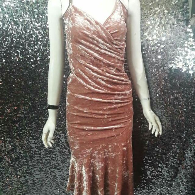 Đầm body nhung