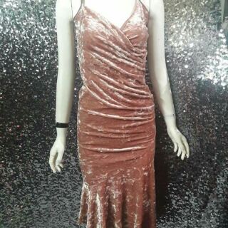 Đầm body nhung
