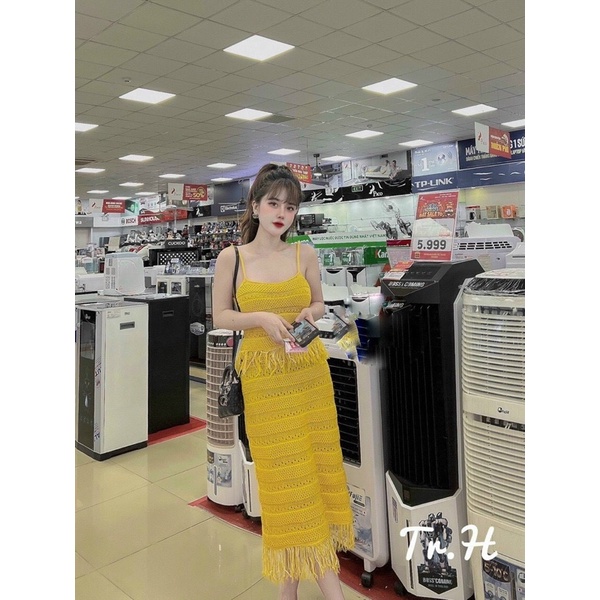 SET LEN ÁO 2 DÂY CHÁN VÁY TUA RUA GẤU MÀU VÀNG.