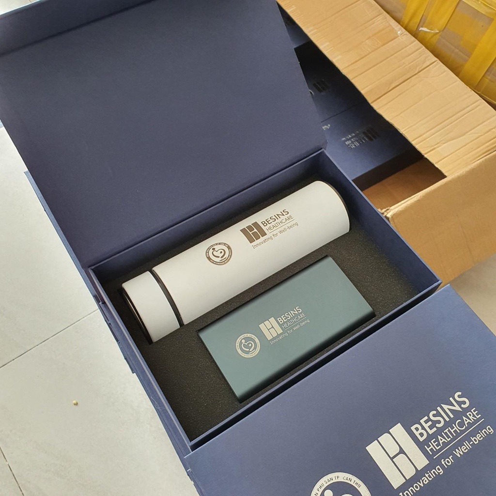 Bộ Quà Tặng 3 Sản Phẩm Bình Giữ Nhiệt+ Sạc Dự Phòng  và Hộp - khắc logo the