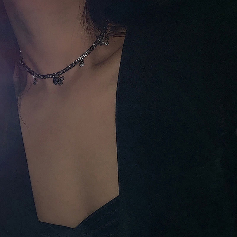 Vòng cổ choker hình bướm phong cách cá tính