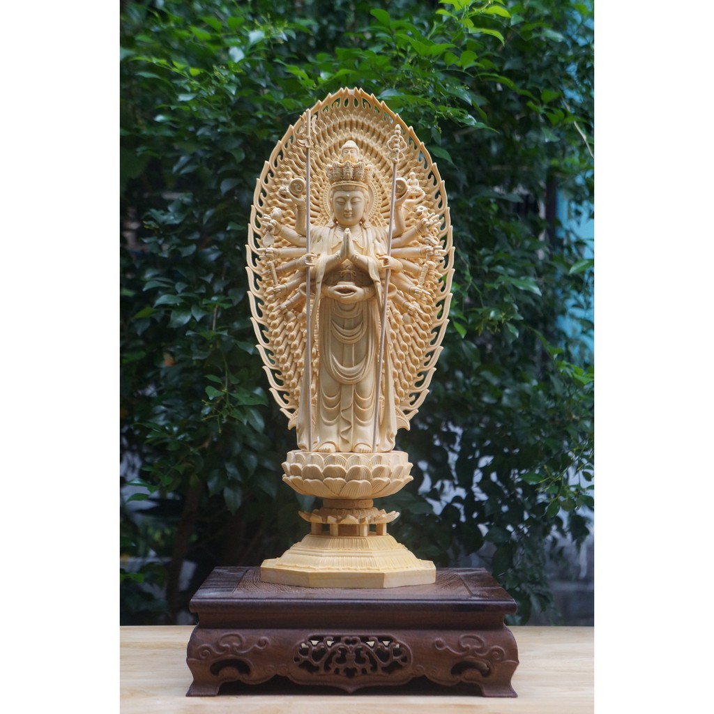 Tôn tượng Thiên Thủ Thiên Nhãn Bồ Tát gỗ bách hương 42cm và 28cm