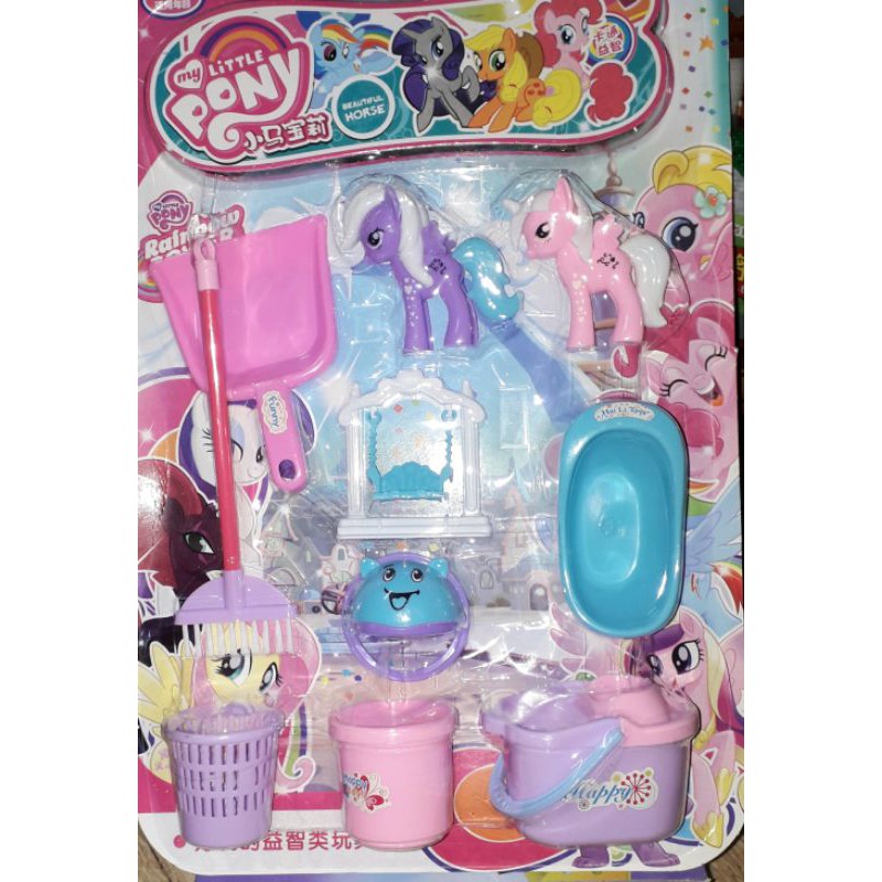 Sét đồ chơi dụng cụ vệ sinh nhà cửa Và 2 chú Ngựa Pony cho bé bằng nhựa