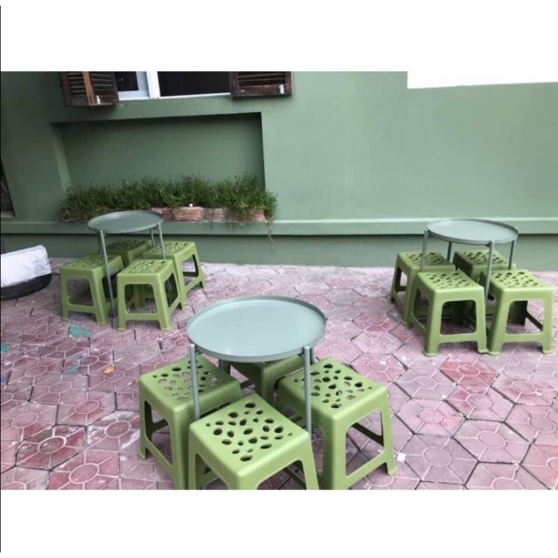 Ghế nhựa Việt Nhật. Kích thước: 26 x 23.5 x 32cm. Dùng cho quán trà tranh, trà đá, trường học.
