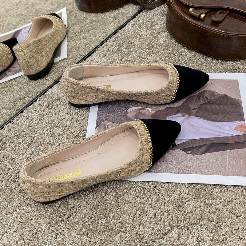 Giày Búp Bê Đế Mềm Mũi Nhọn Phối Dây Xích Phong Cách Chanel Thời Trang Sang Trọng Cho Nữ