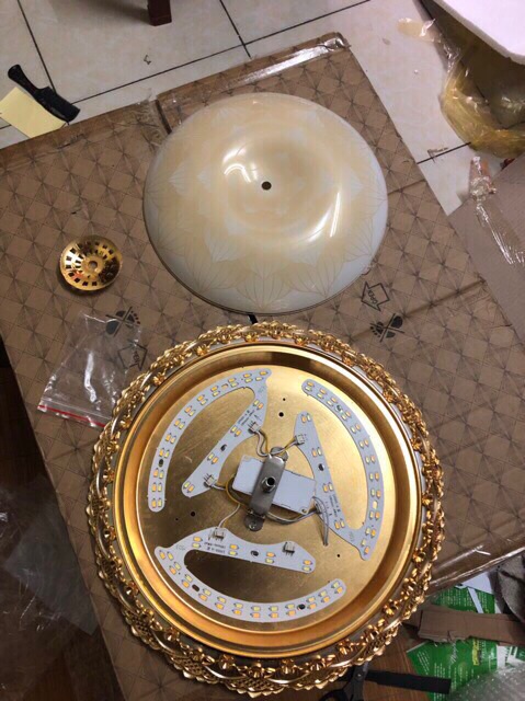 Đèn Ốp Trần Pha Lê Viền Đồng - 3 Chế Độ Ánh Sáng