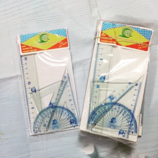 Bộ 4 dụng cụ thước kẻ gồm: ( thước kẻ ,êke, đo độ)