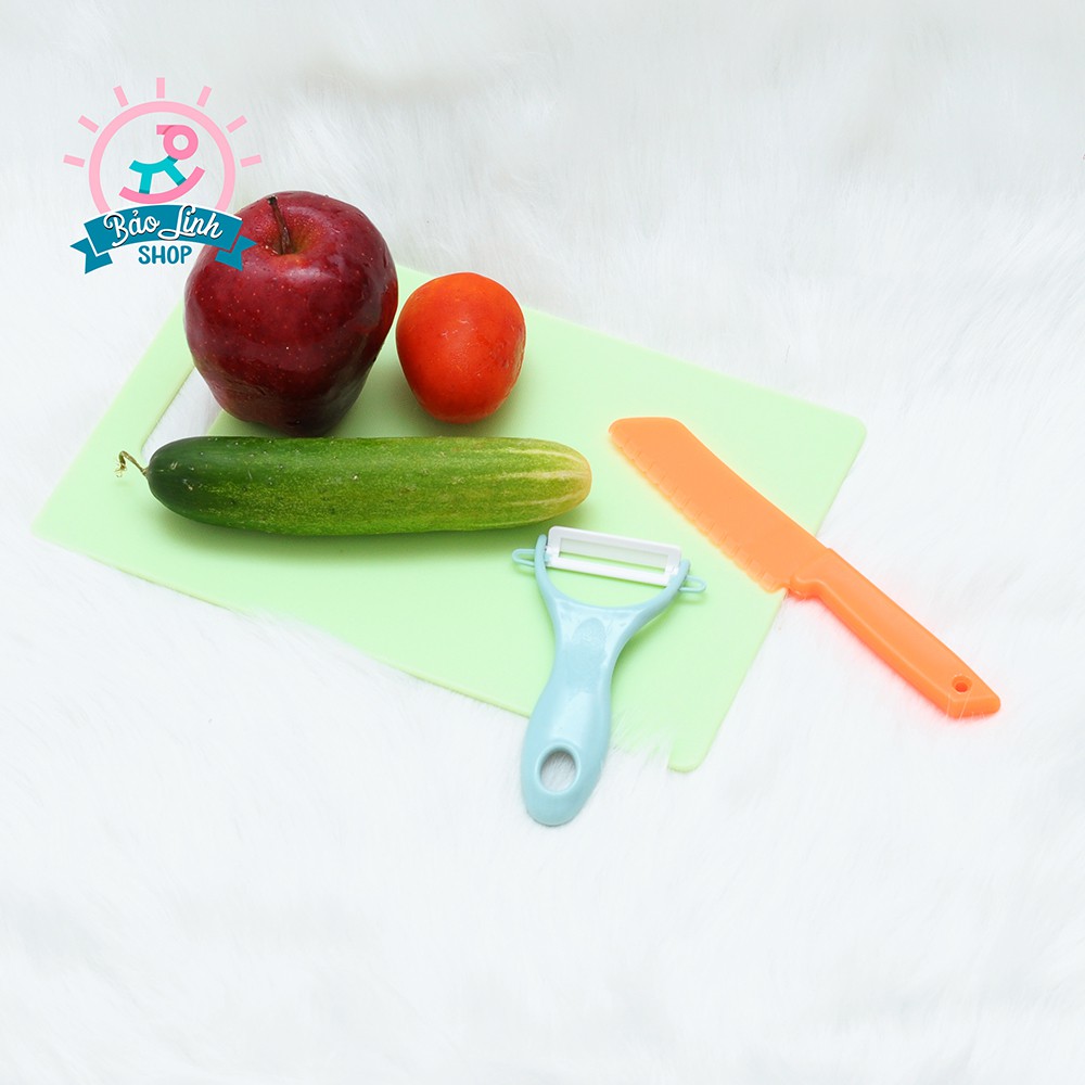 Bộ dao thớt tặng kèm dao nạo hoa quả