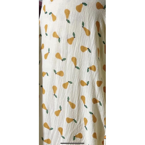 Vải xô muslin quả lê vàng nền be siêu xinh