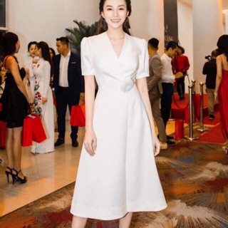 Váy trắng dài qua gối tay bồng tiểu thư