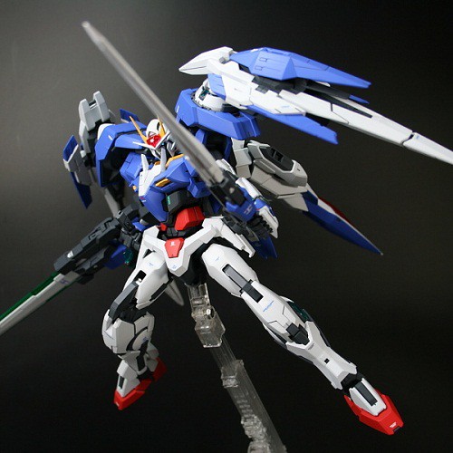 Mô Hình Gundam MG Raiser GN-0000+GNR-010 Tặng đèn LED Tỉ Lệ 1/100 Series 00 Gundam
