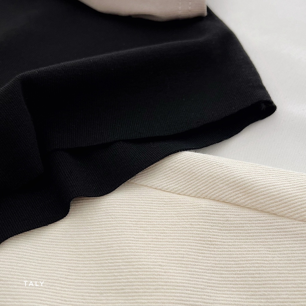 Áo croptop in chữ Lulu TALY