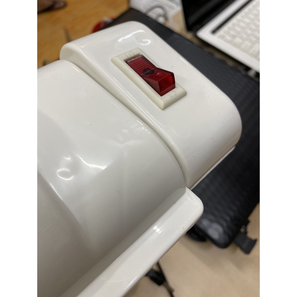 ĐÈN BÀN HỌC SINH