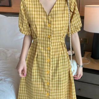 Váy kẻ caro thắt lưng eo