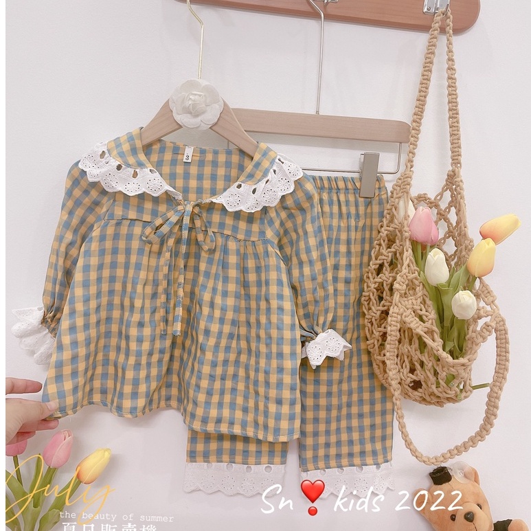 Bộ đồ bé gái kẻ karo dài tay cổ ren cao cấp từ 8-20kg