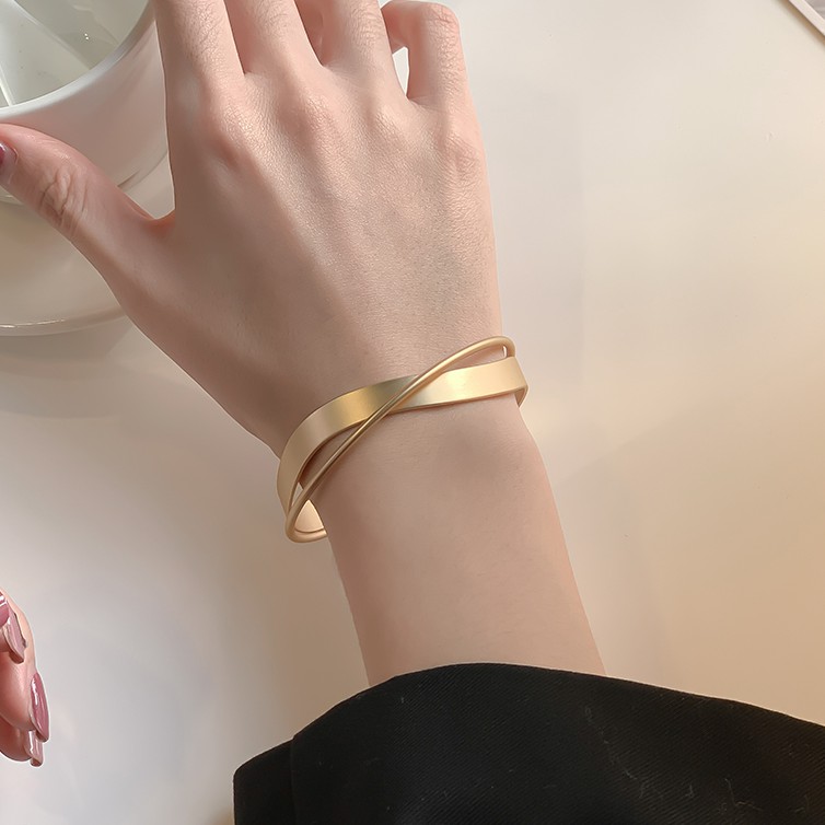 Vòng tay kim loại hai lớp thiết kế đơn giản thời trang