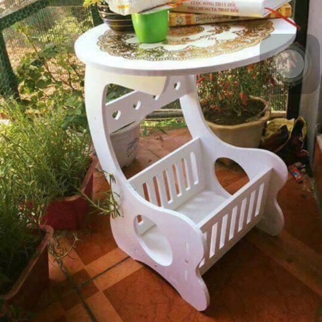 Bàn gỗ để đầu giường