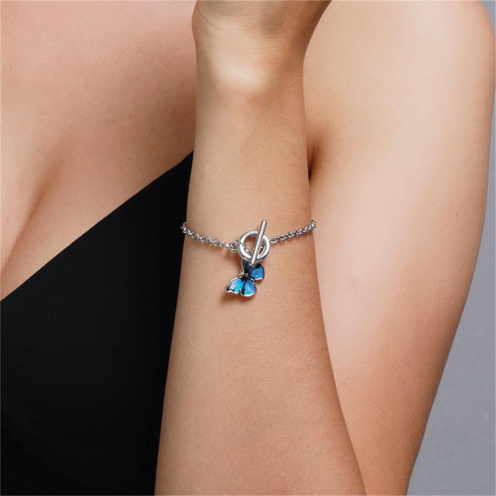 Vòng đeo tay mặt hình bướm màu xanh dương thời trang sành điệu | BigBuy360 - bigbuy360.vn