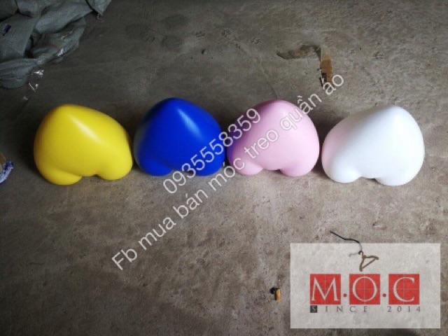 Tim mông mặc quần lót, trưng bày quần