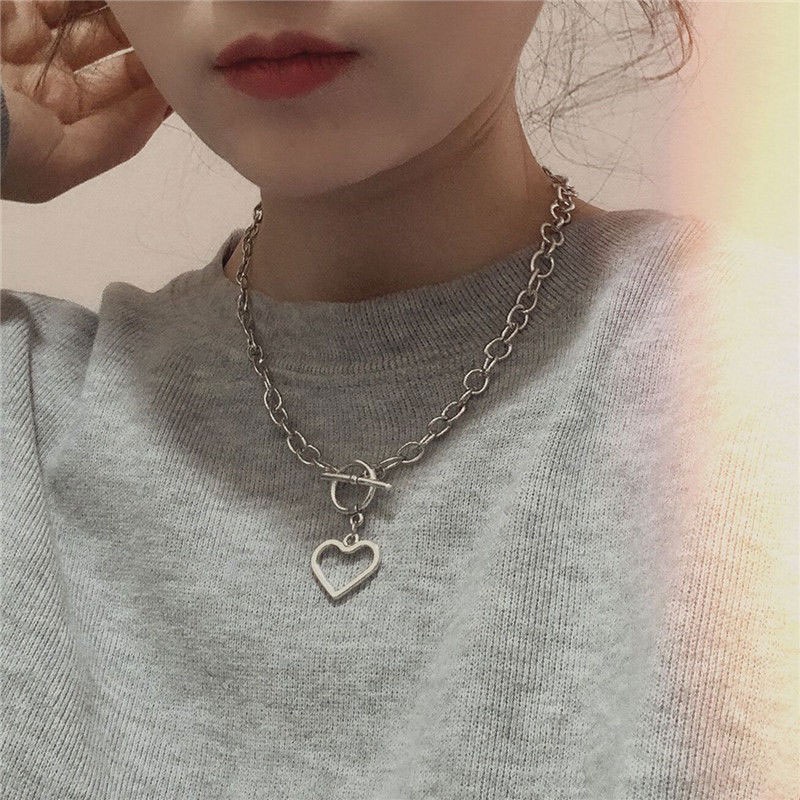 Vòng Cổ Choker Dây Kim Loại Dày Mặt Hình Trái Tim Phong Cách Hip Hop Punk Cổ Điển Dành Cho Nữ