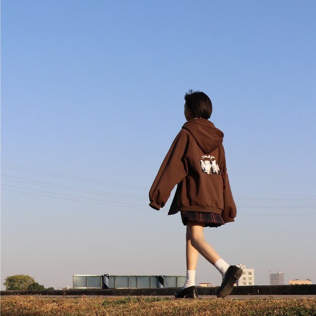 ÁO HOODIE NỮ IN HÌNH THỎ XINH KÈM MŨ CHẤT NỈ BÔNG KIỂU DÁNG ÁO HOODIE FORM RỘNG HOT HIT | BigBuy360 - bigbuy360.vn