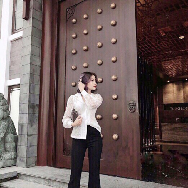 Quần ống loe xẻ gấu