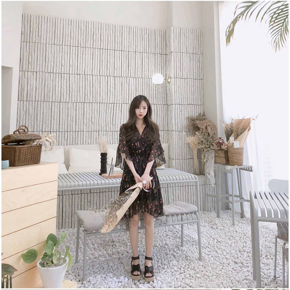 Đen, L + Trắng, M (sẵn) | Đầm hoa dáng xòe thắt eo cổ V R4905 | BigBuy360 - bigbuy360.vn