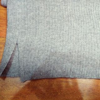 Chân váy len midi Bershka