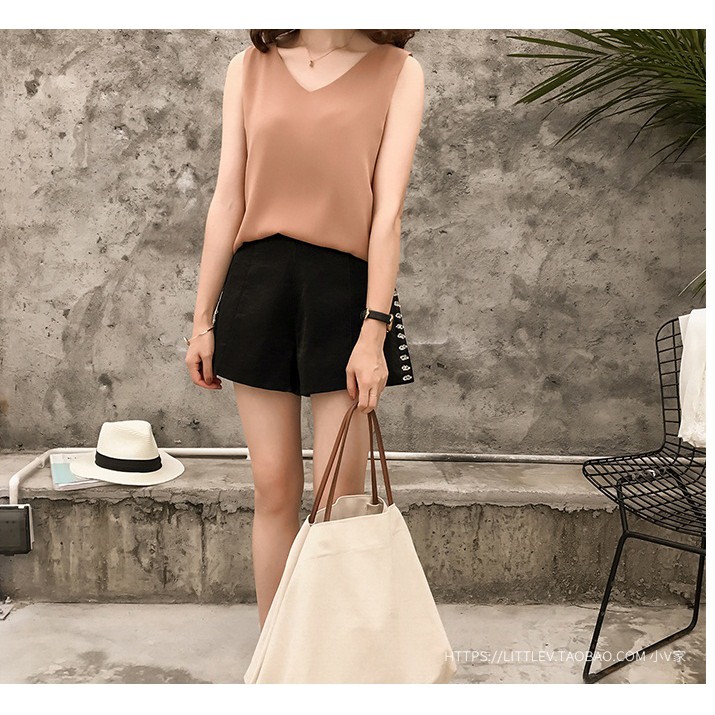 Áo kiểu dáng đẹp đáng yêu, sát nách có hai dây chéo sau lưng