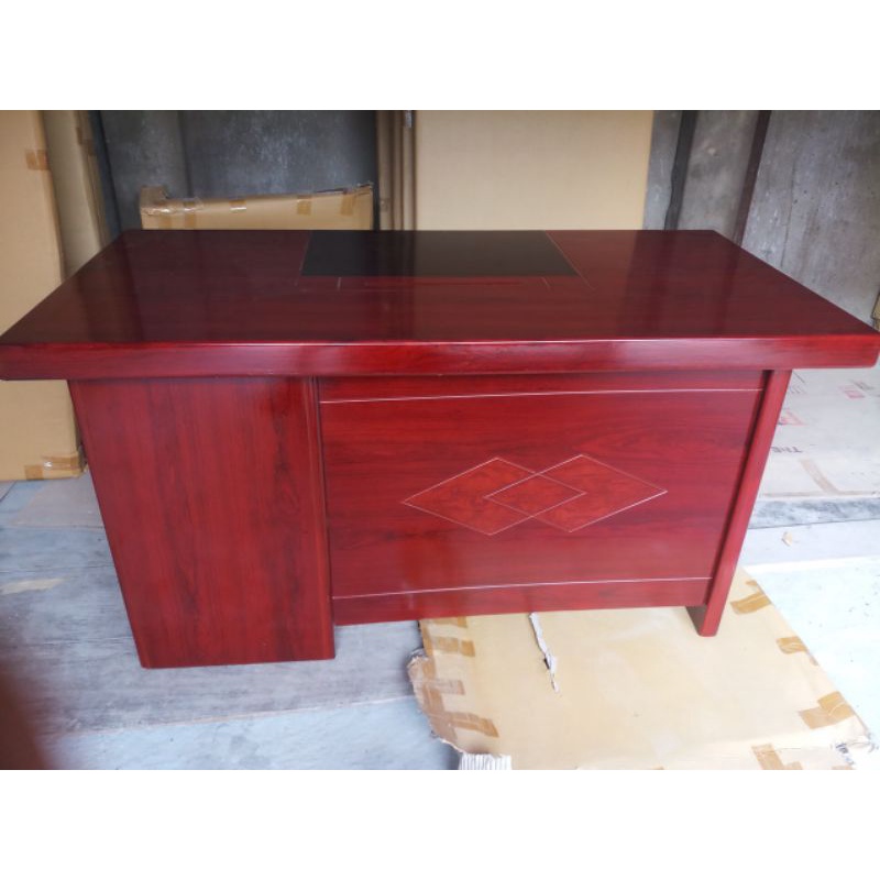Bàn giám đốc có hộc. Kích thước 70.1m4