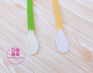 THÌA ĂN SILICON KÈM HỘP COMBI