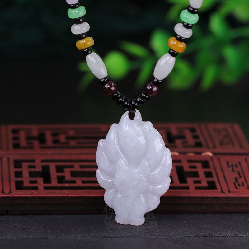 Tự nhiên jadeite A feicui cáo chín đuôi mặt dây chuyền ngọc bích