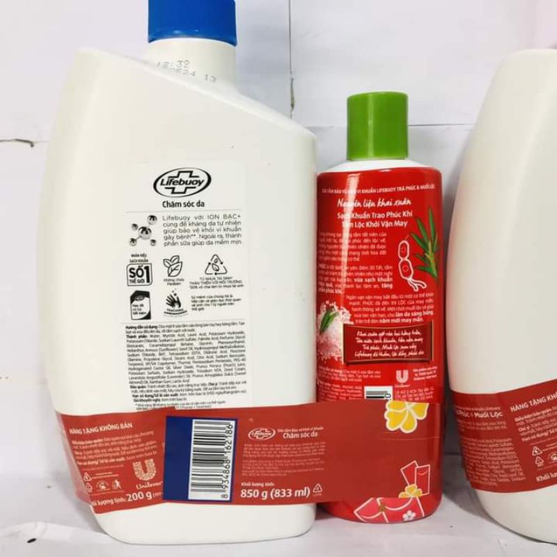 Sữa tắm Lifebuoy chai 850ml ( tặng kèm chai sữa tắm Trà phúc &amp; muối lộc 200g