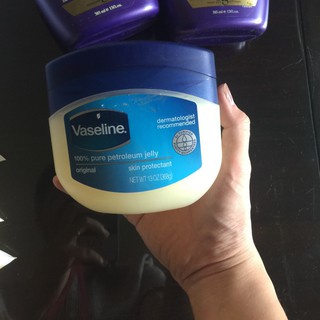 Hũ Vaseline dưỡng ẩm, chống nứt nẻ của Mỹ 368gr