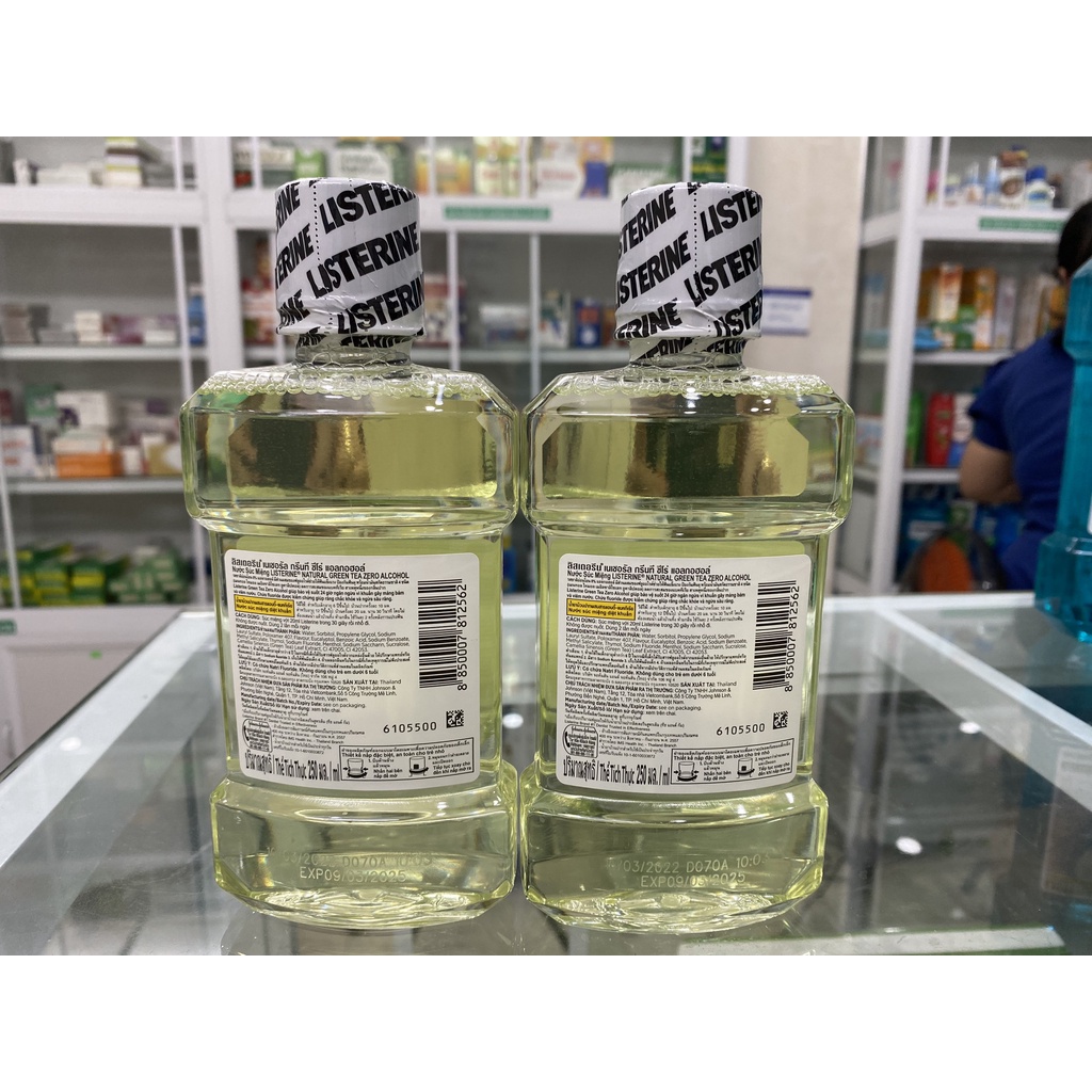 Nước súc miệng Listerine chai 250 ml, 750ml vị bạc hà và trà xanh cho hơi thở thơm mát, cho răng chắc khỏe hơn