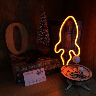 Đèn Trang Trí Neon Sign Tên Lửa | HEBO Art Lighting