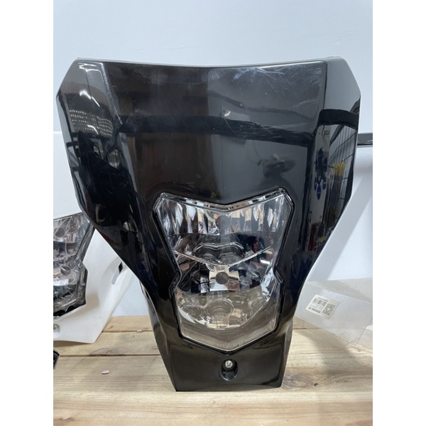 Đầu đèn xe cào cào