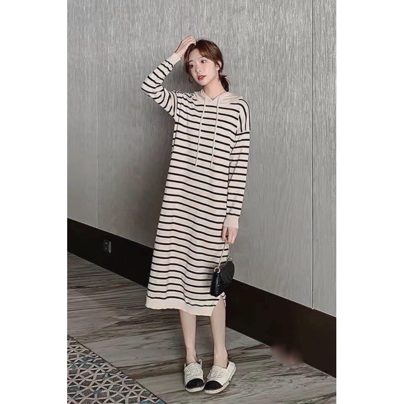 Đầm len kẻ suông có mũ