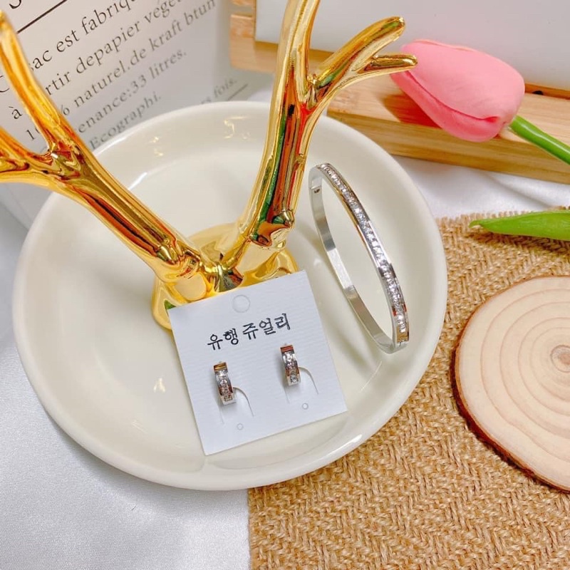 Vòng tay nửa soàn titan bản mỏng