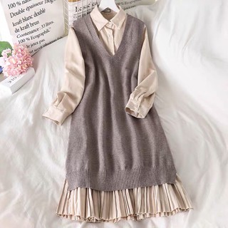 Sét váy sơ mi chân đuối cá và áo gile len dáng dài