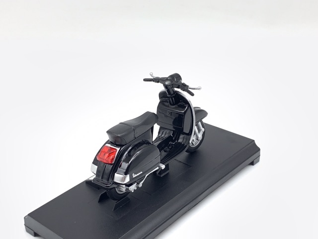 Xe Mô Hình VESPA 2016 PX 1:18 Welly ( Đen )