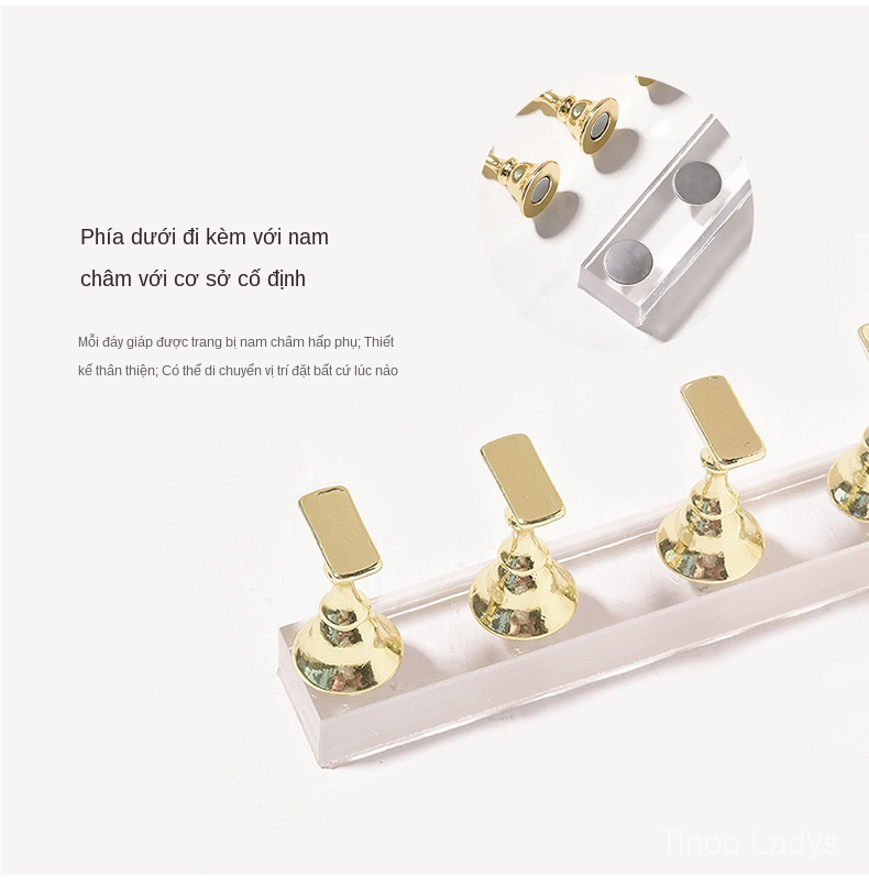 Giá trưng bày móng giả tập làm móng thiết kế hình hoa sen bằng kim loại