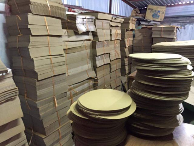 Giấy lót lồng chim Chào mào vuông 17 nan kích thước 33cm, trọng lượng 2kg.